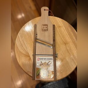 Bene Casa Wooden Pineapple Slicer/Peeler - Natural Wood NWT!